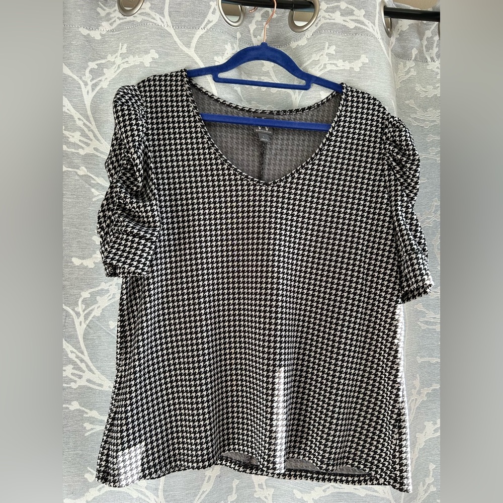 Houndstooth knit top